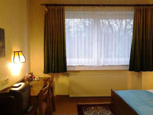 S&L Hotel Нойс Екстер'єр фото